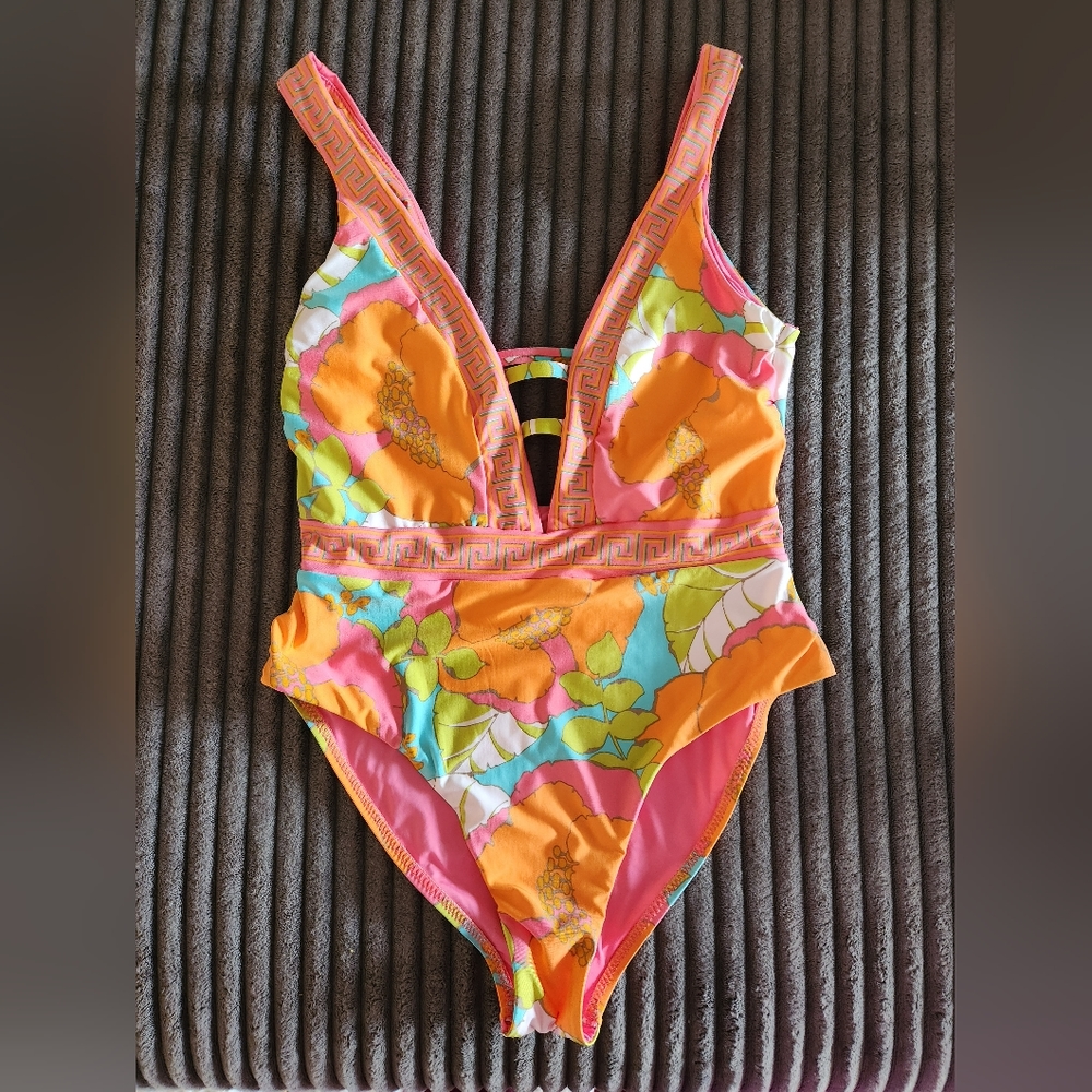 TRINA TURK ONE PIECE SWIMSUIT BATHING SUIT SIZE 8